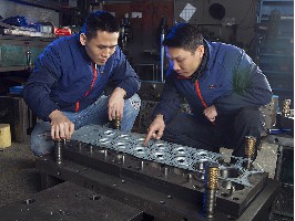 模具（jù）部
