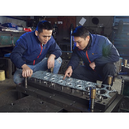 模（mó）具（jù）部